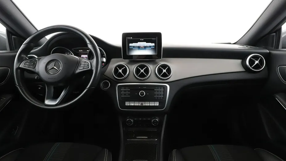 MERCEDES-BENZ CLA -
