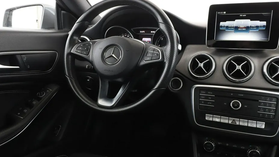 MERCEDES-BENZ CLA -