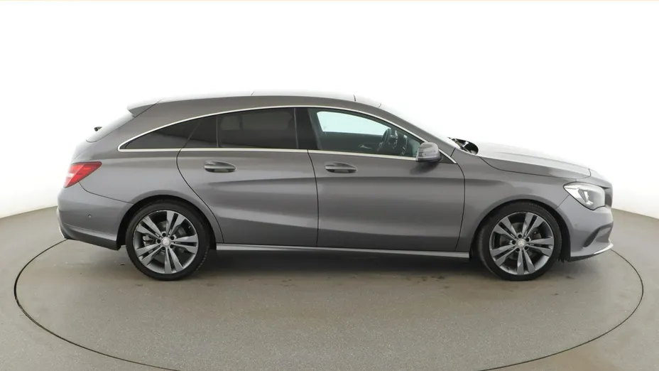 MERCEDES-BENZ CLA -