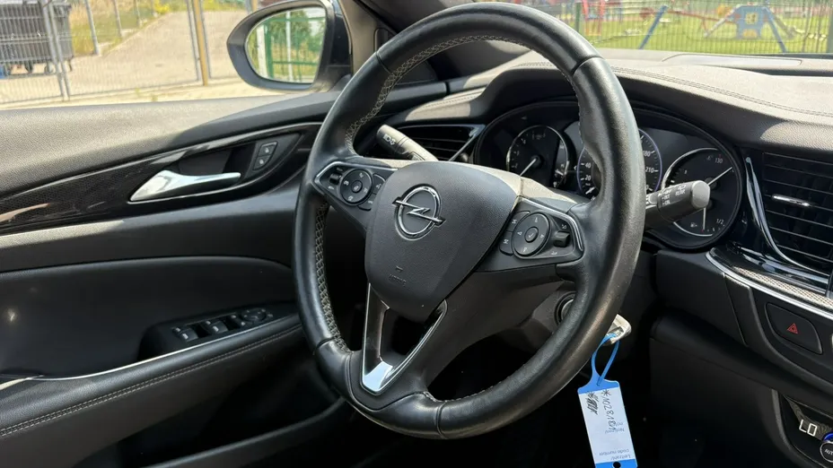 OPEL Insignia -
