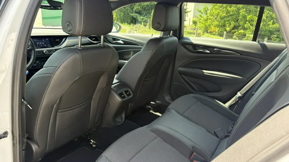 OPEL Insignia -