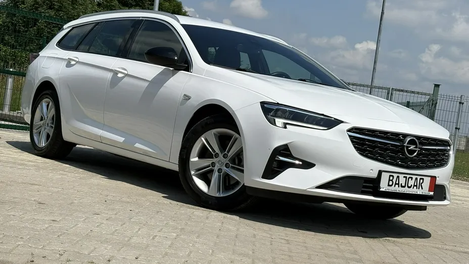 OPEL Insignia -