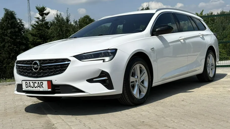OPEL Insignia -