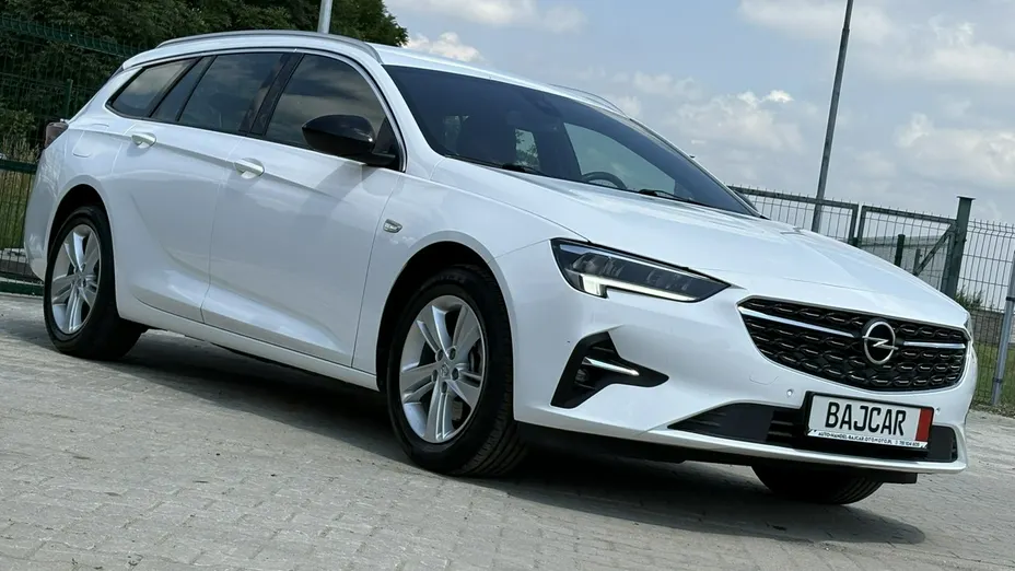 OPEL Insignia -