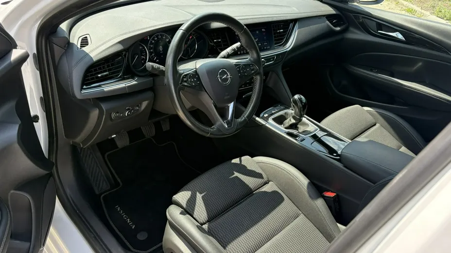 OPEL Insignia -
