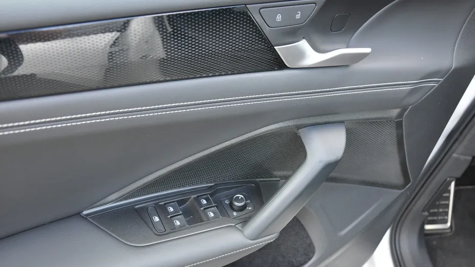 VOLKSWAGEN Tiguan -
