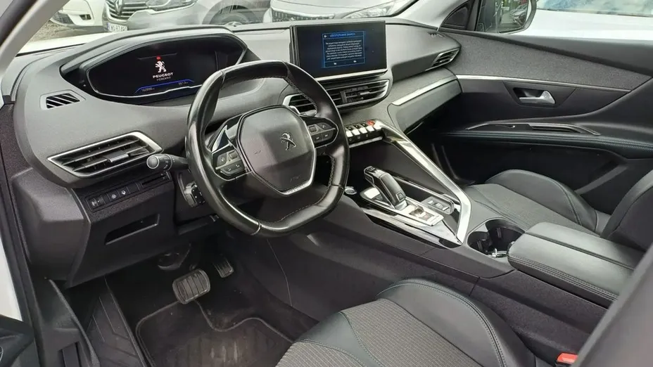PEUGEOT 5008 -
