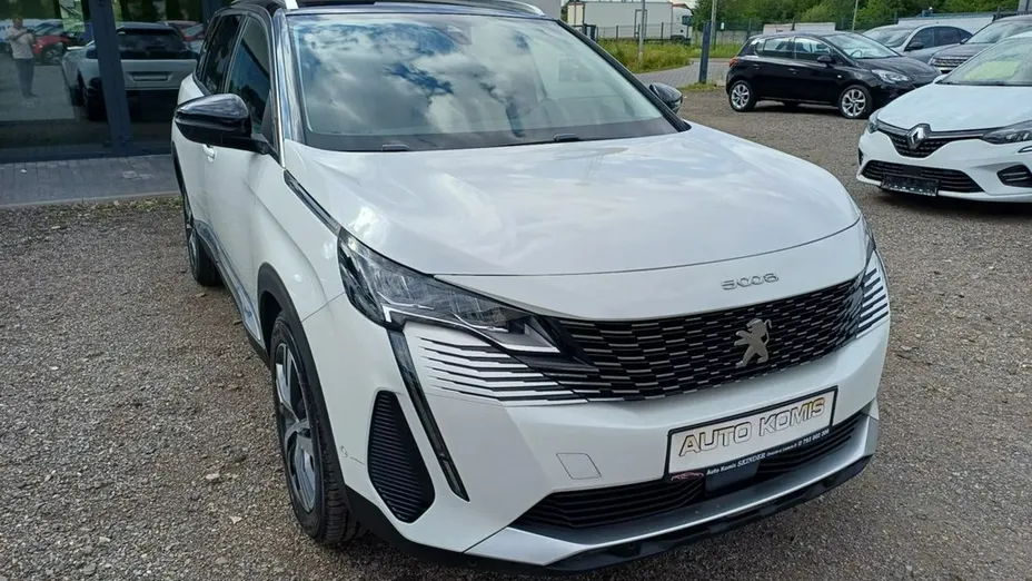 PEUGEOT 5008 -