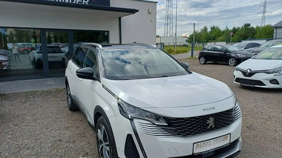 PEUGEOT 5008 -