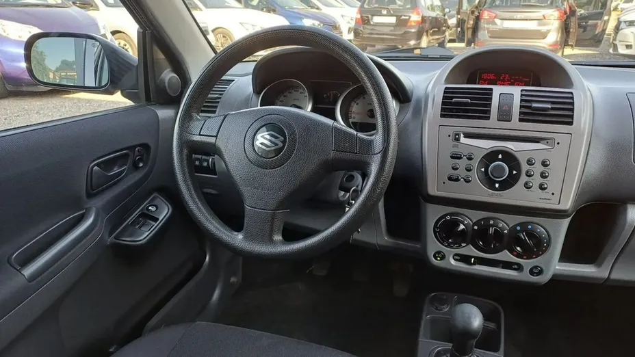SUZUKI Ignis -