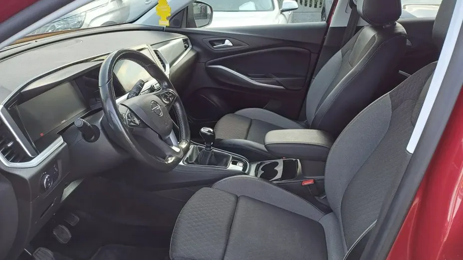 OPEL Grandland X -