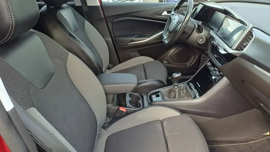 OPEL Grandland X -