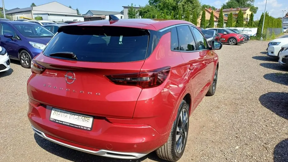 OPEL Grandland X -