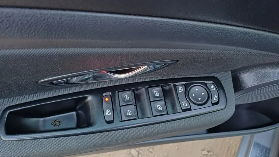 RENAULT Megane -