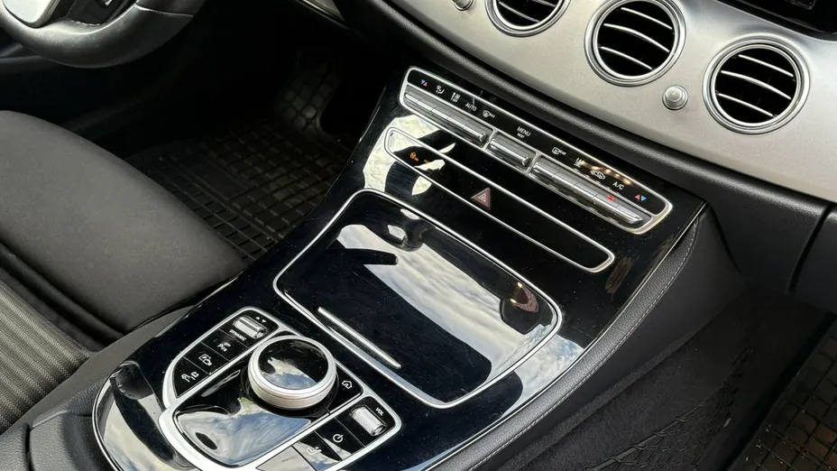 MERCEDES-BENZ E Klasa -