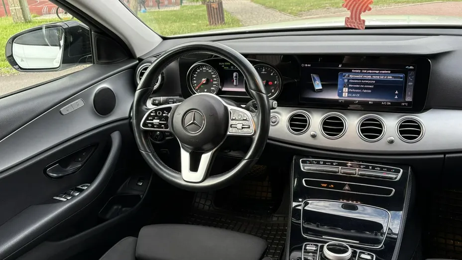 MERCEDES-BENZ E Klasa -