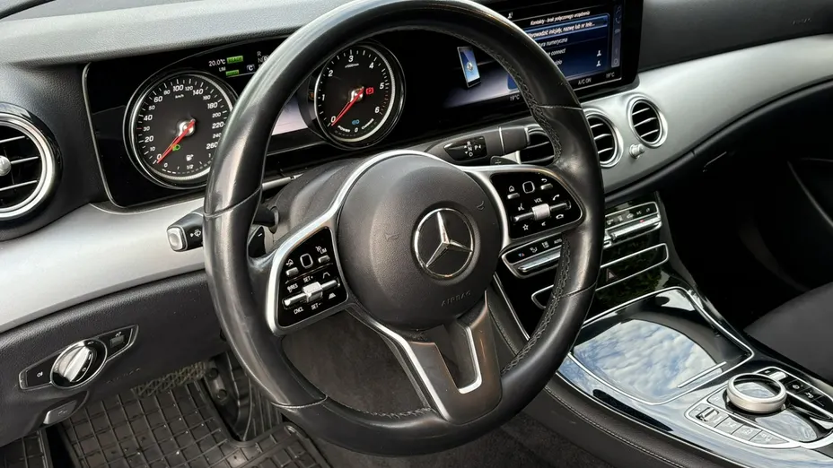 MERCEDES-BENZ E Klasa -
