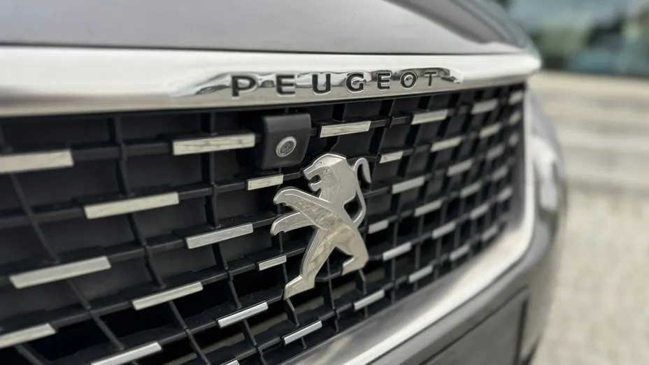 PEUGEOT 5008 -