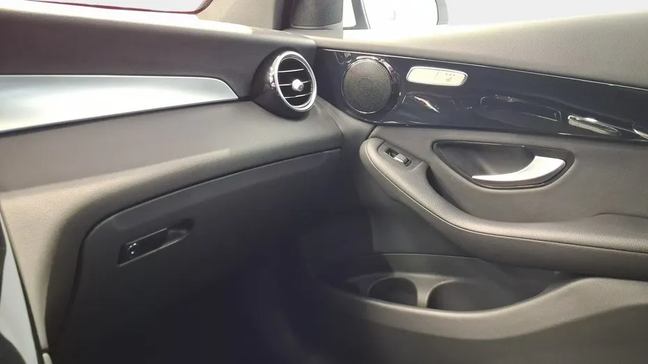 MERCEDES-BENZ GLC -