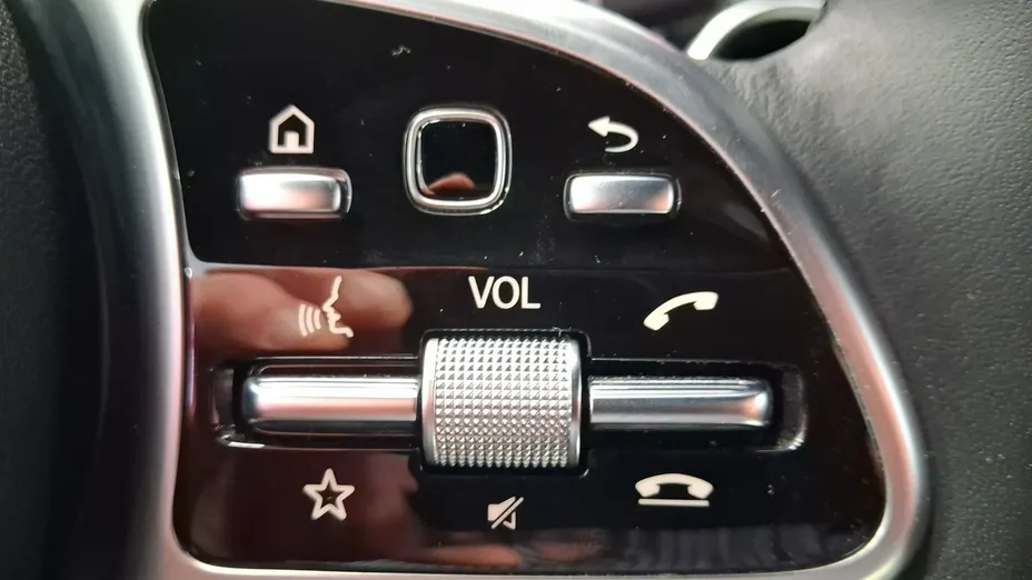 MERCEDES-BENZ GLC -
