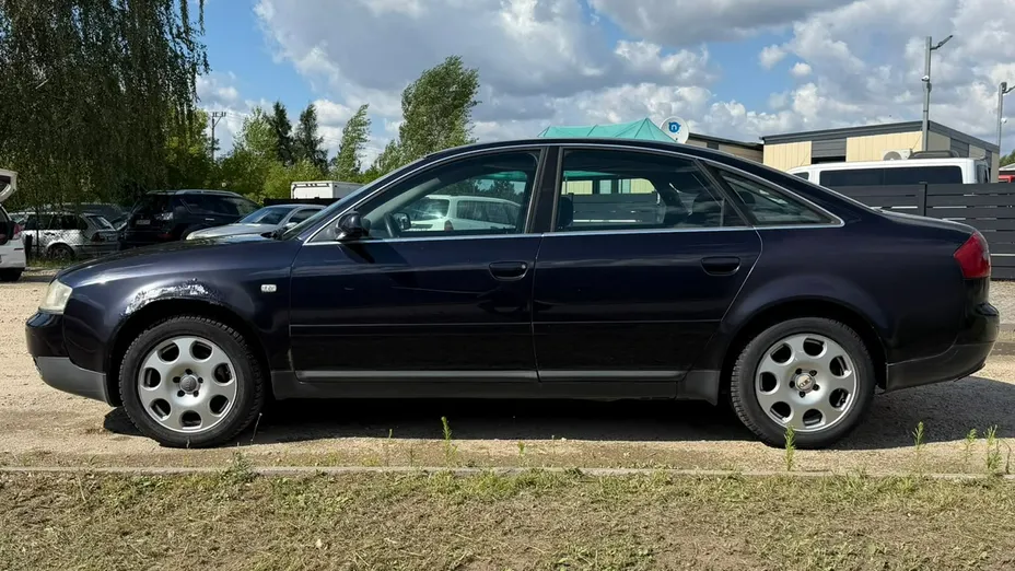 AUDI A6 -