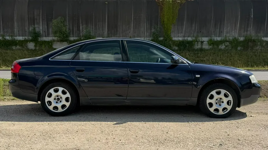 AUDI A6 -