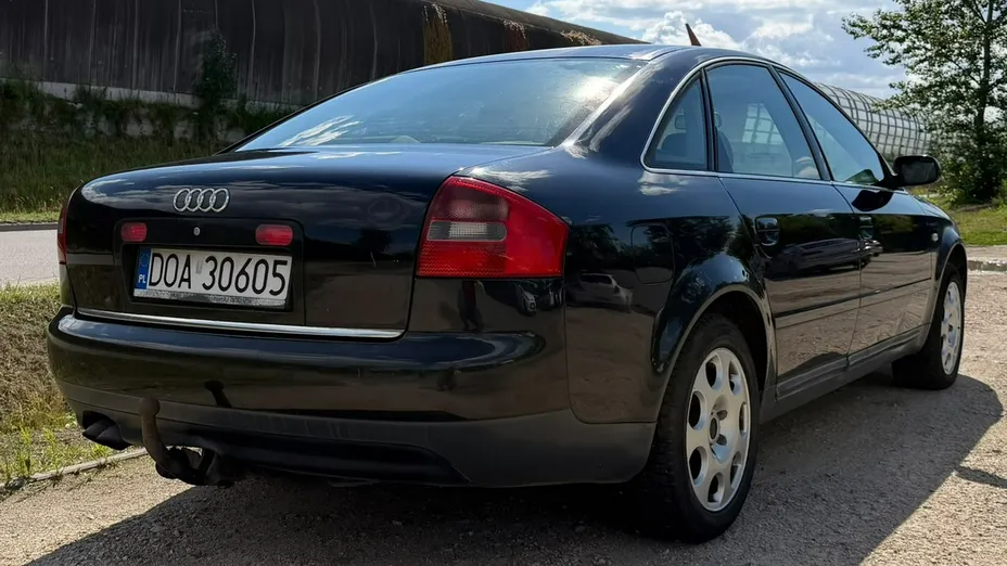 AUDI A6 -