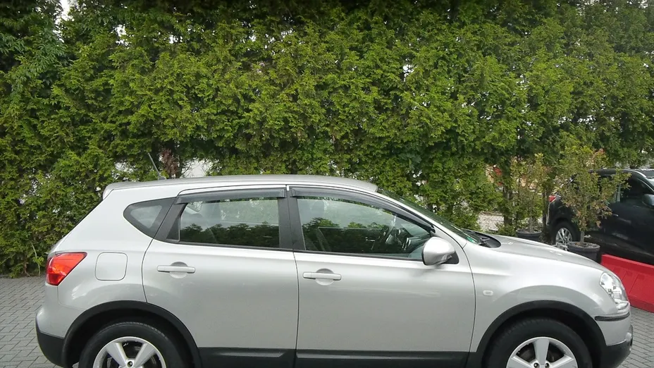 NISSAN Qashqai -