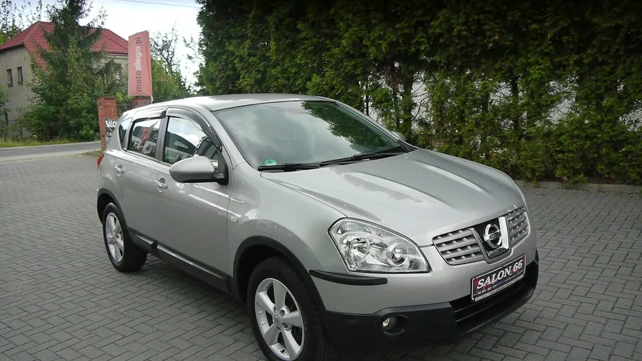 NISSAN Qashqai -