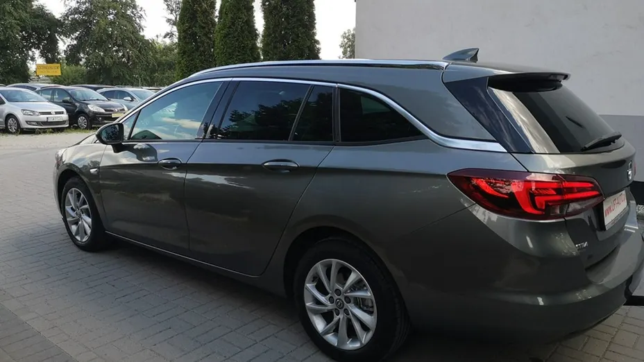OPEL Astra -