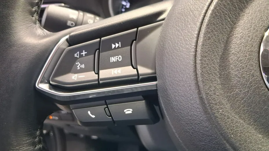 MAZDA 6 -