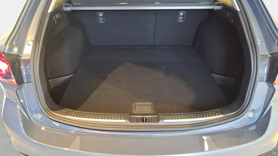 MAZDA 6 -