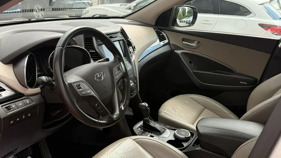 HYUNDAI Santa Fe -