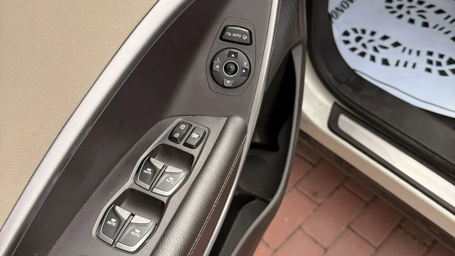 HYUNDAI Santa Fe -
