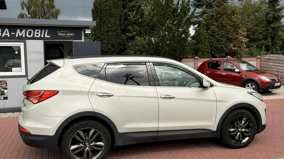 HYUNDAI Santa Fe -