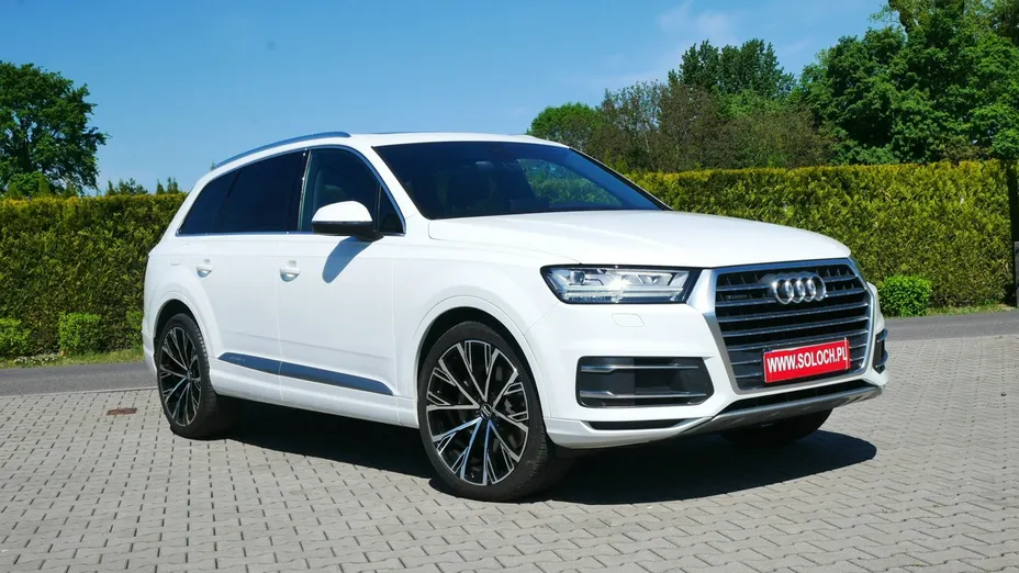 AUDI Q7 -