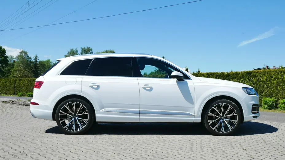 AUDI Q7 -