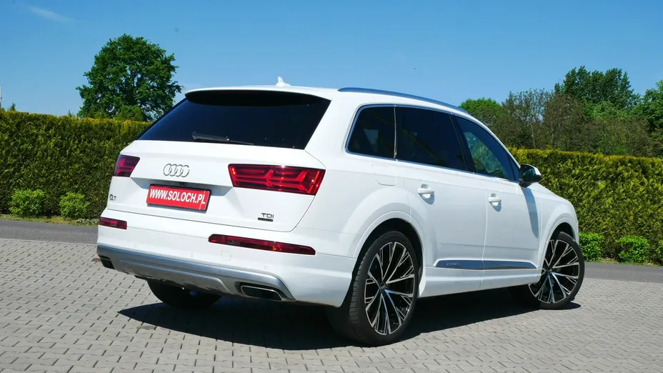 AUDI Q7 -