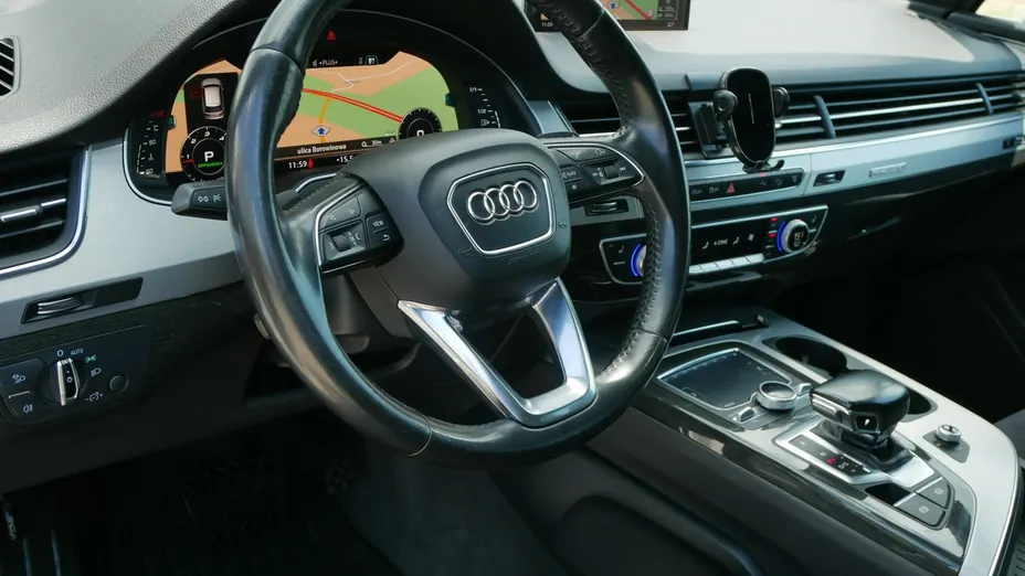 AUDI Q7 -