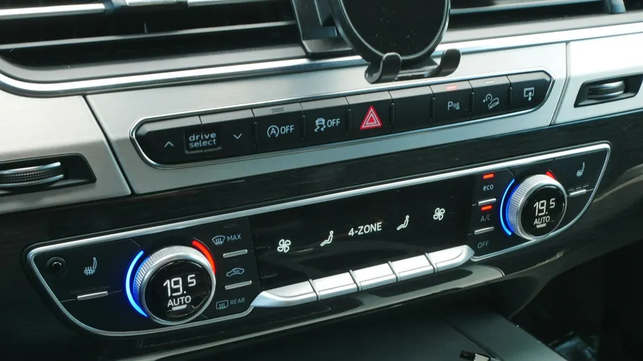 AUDI Q7 -