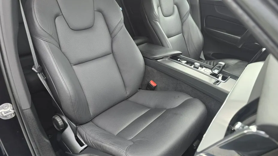 VOLVO XC60 -