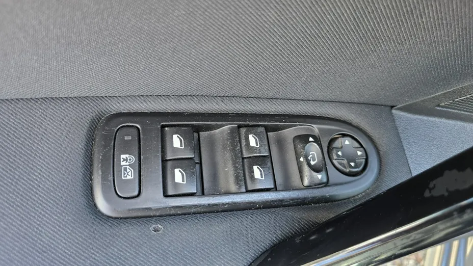 PEUGEOT 508 -