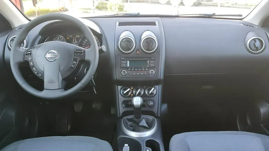 NISSAN Qashqai -