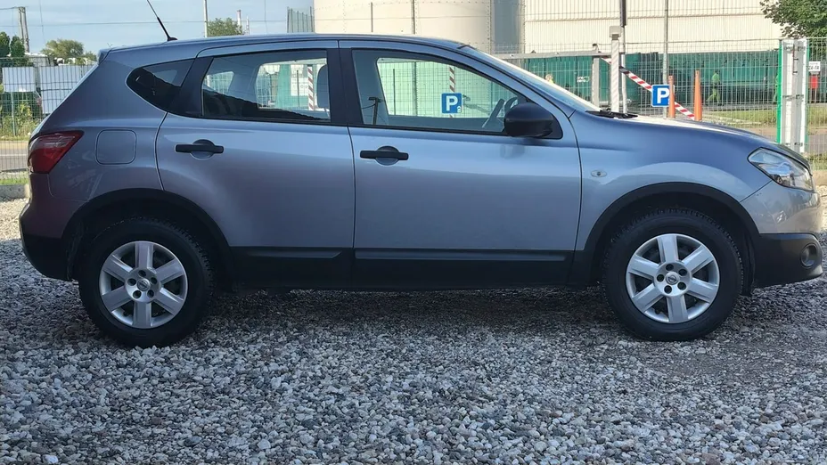 NISSAN Qashqai -