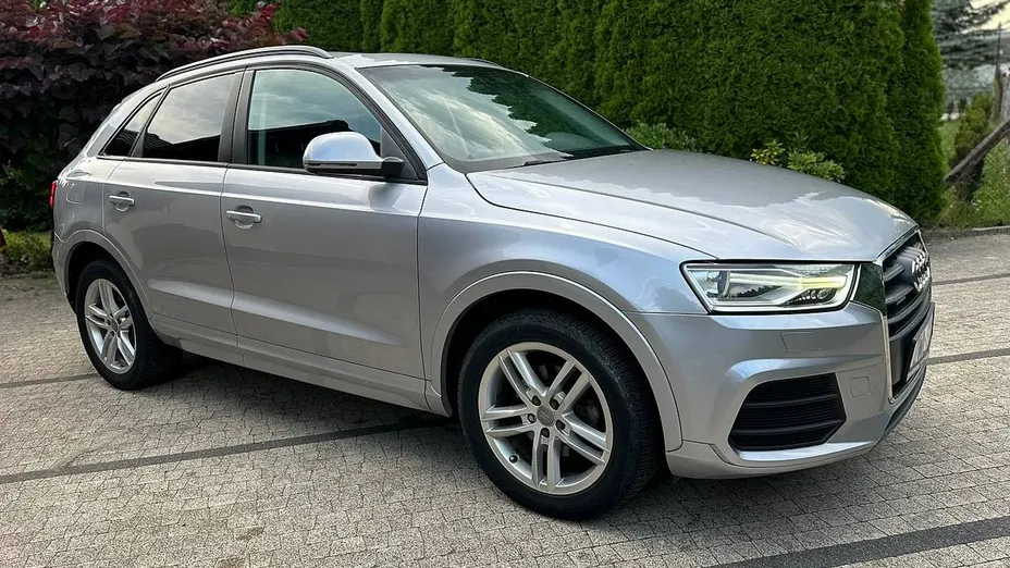 AUDI Q3 -
