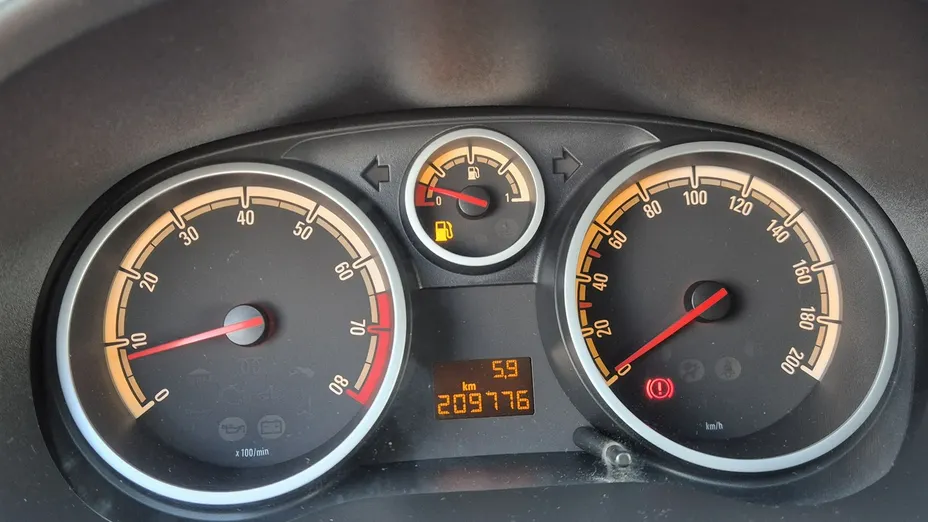 OPEL Corsa -