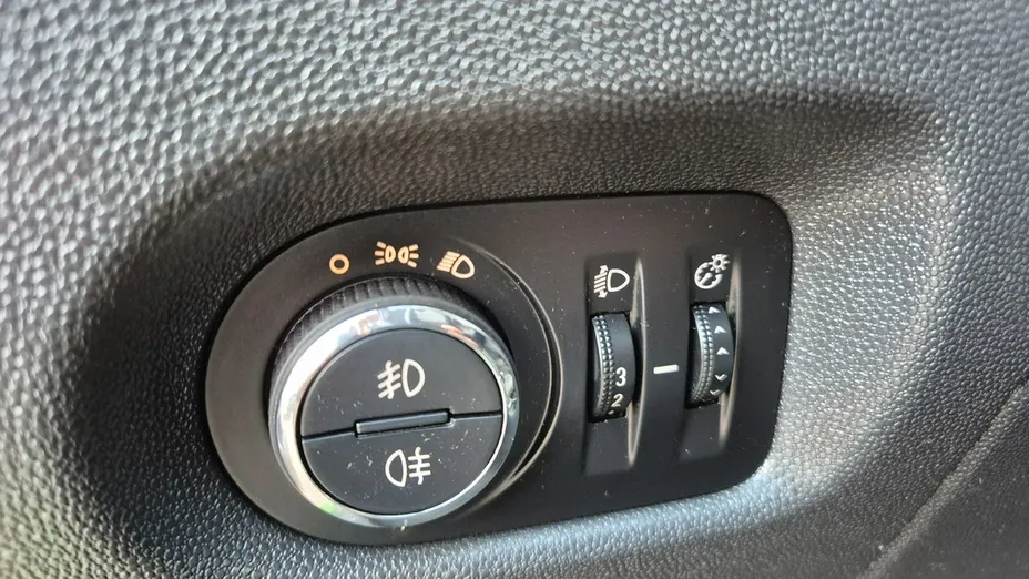 OPEL Corsa -