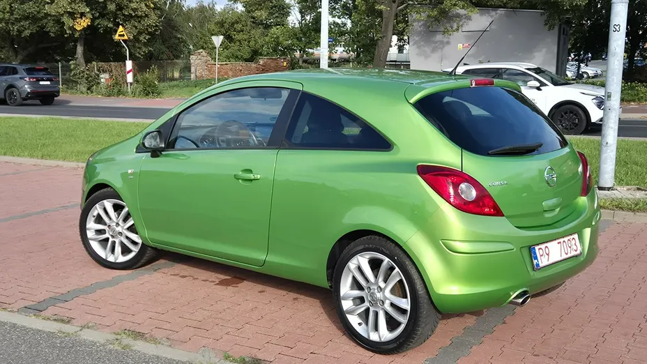 OPEL Corsa -