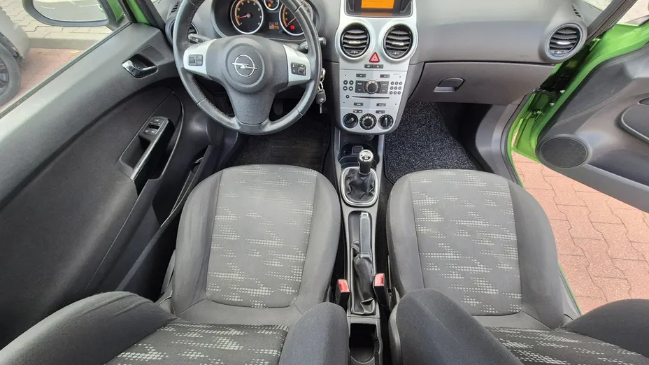 OPEL Corsa -