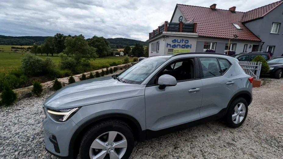 VOLVO XC40 -